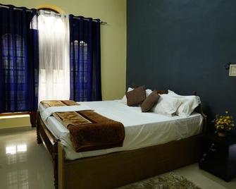 OYO Cardamom Rock Inn - Elappara - Bedroom