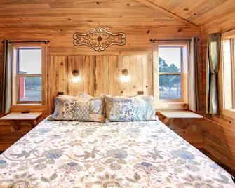 Fantastic Cabin With Fire Pit And Barbec - Monticello - Bedroom