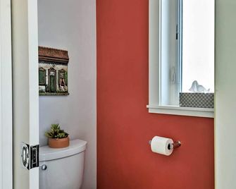 Missoula Getaway w/ Balcony, 2 Mi to Downtown! - Missoula - Baño
