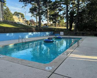 يوريكا سبرينجز هيريتيدج موتل - إيوريكا سبرينغس - حوض السباحة