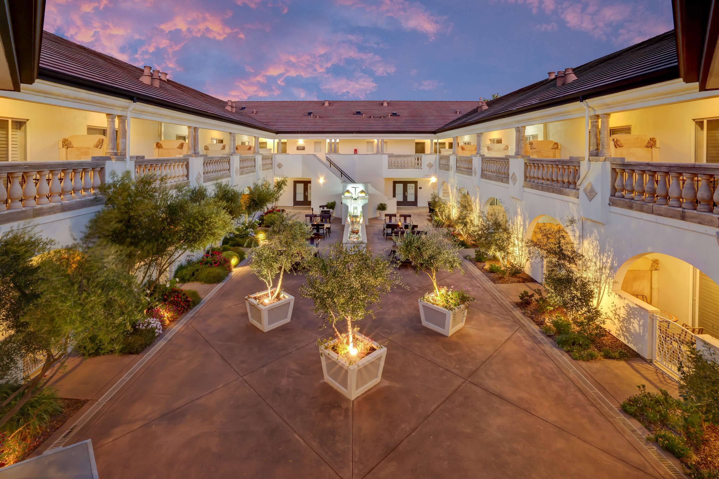 The Lodge at Healdsburg, Tapestry Collection by Hilton thumbnail 2