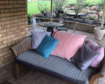 Murdoch Station Bed & Breakfast - Perth - Patio