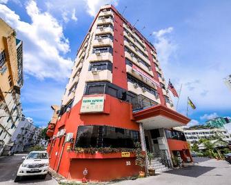 Grand Supreme Hotel - Kuching - Building