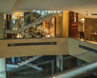 Avenue Hotel Baku - Baku - Bar