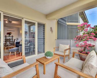 Parap Markets Condo 2br 2ba (Ens) - Winnellie - Balcony