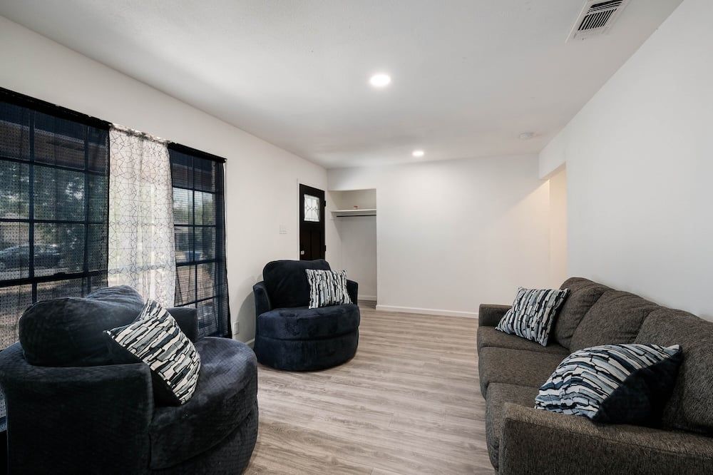 A great place for short and medium stays, 5 minutes to Lackland Air Force Base. - سان انطونيو - غرفة معيشة