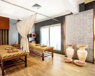 Surabaya Suites Hotel Powered by Archipelago - Surabaya