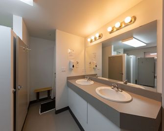 Hi Edmonton - Hostel - Edmonton - Baño