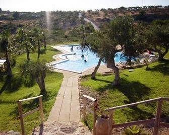 Residence La Luna Nel Pozzo - Sciacca - Piscina
