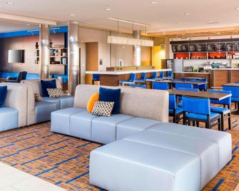 Courtyard by Marriott Bismarck North - ביסמארק - טרקלין