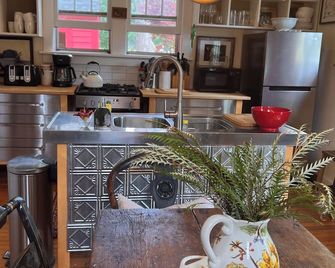 Entire home in Dalton, Massachusetts, United States - Dalton - Kitchen