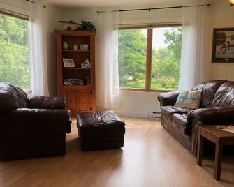 The Heart of the Village - Northport - Sala de estar