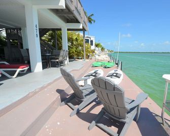 House of the Rising Sun - VO479 - Cudjoe Key - Balcón
