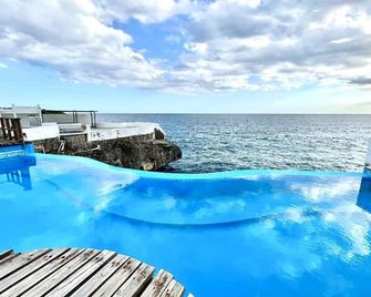 On The Caribbean Sea - Crystal Apartment - Boca Chica - Piscina