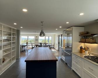 Incredible views overlooking Southwest Harbor and beyond. - Southwest Harbor - Kuchyň