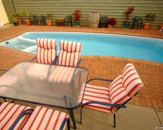 Oasis Motor Inn - Broken Hill - Pool
