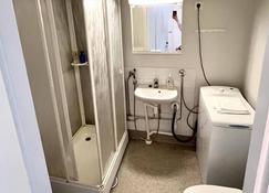 Kotimaailma Apartments Oulu - Oulu - Bathroom