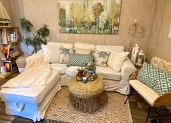 Your Own Cozy Tiny Home - Austell - Sala de estar
