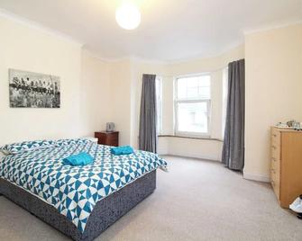 Darwin road guest house room 2 - Southampton - Chambre