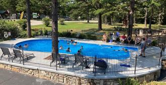 Country Mountain Inn - Eureka Springs - Pool