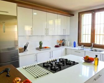 Holiday home in Los Alcornocales - Benalup-Casas Viejas - Kitchen