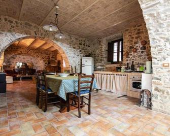 Dimora Pietrantica - Rocca Imperiale - Dining room