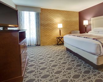 Drury Inn & Suites Louisville East - Louisville - Soveværelse