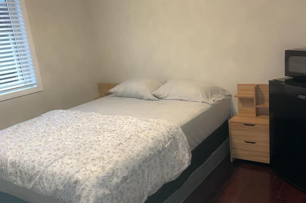 Beautiful Queen Room - Brampton - Slaapkamer