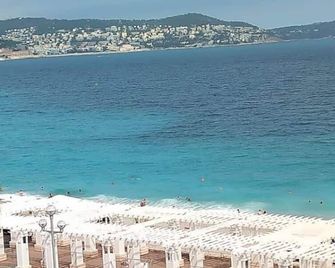 La Prom - a two bedroom apartment with a sea view - Nice