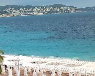 La Prom - a two bedroom apartment with a sea view - Nice