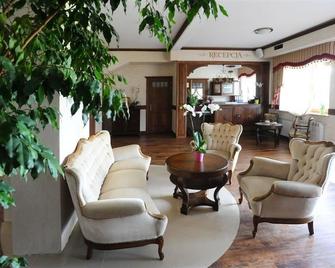 Hotel Carpatia Bieszczadzki Gosciniec - Wetlina - Lobi