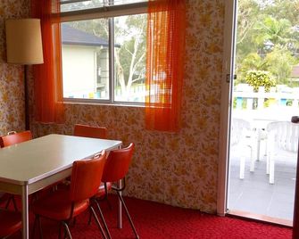 Lemon Tree Shack - Family friendly by the sea - Taylors Beach - Jídelna