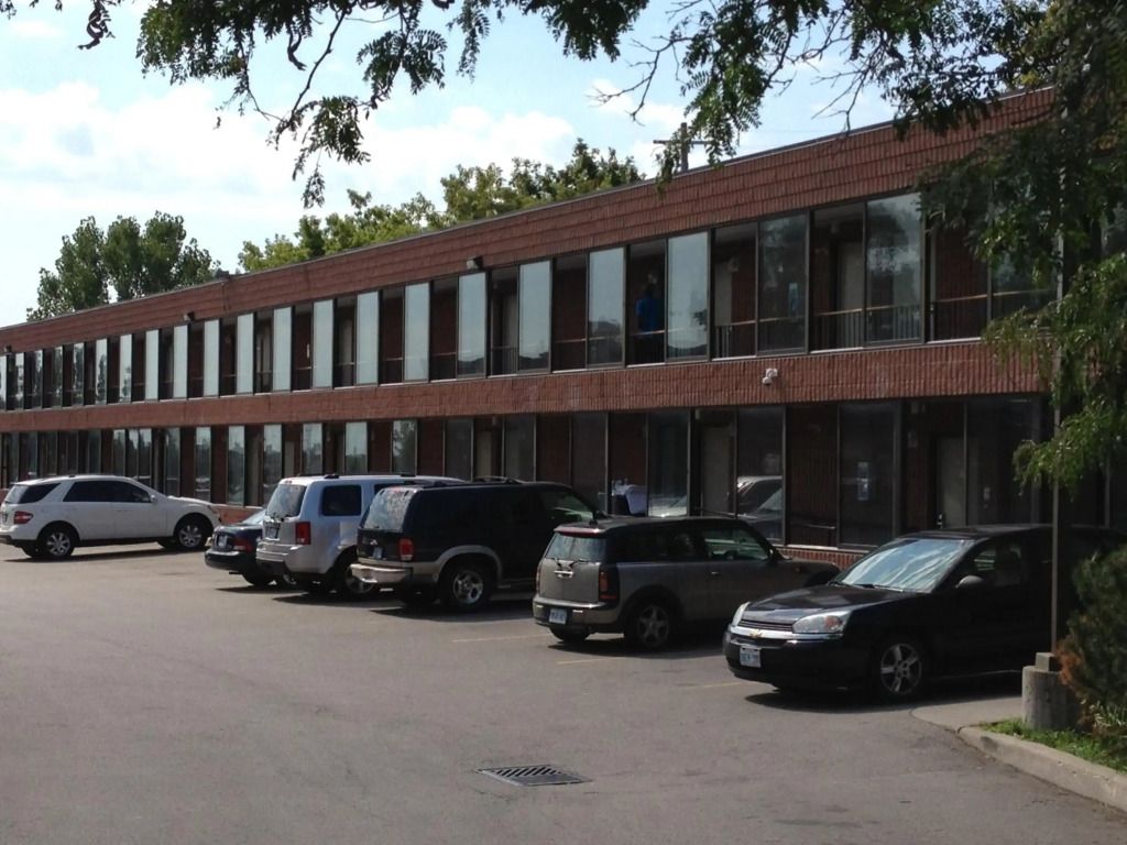Mississauga Gate Inn thumbnail 2