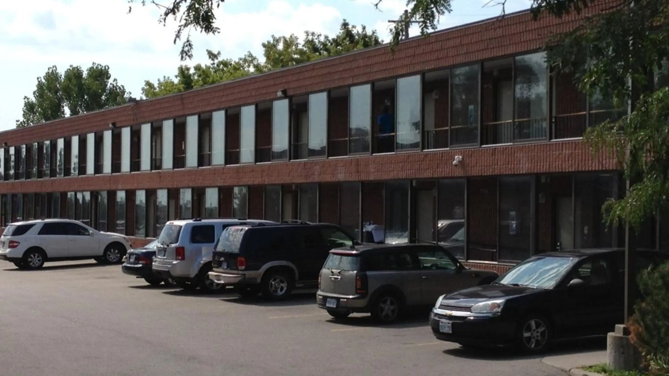 Mississauga Gate Inn