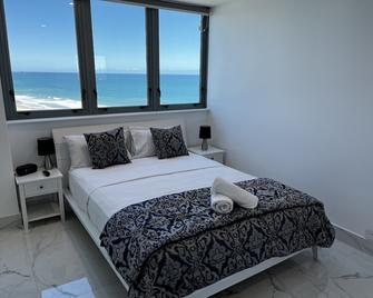 Beachfront Towers - Maroochydore - Bedroom