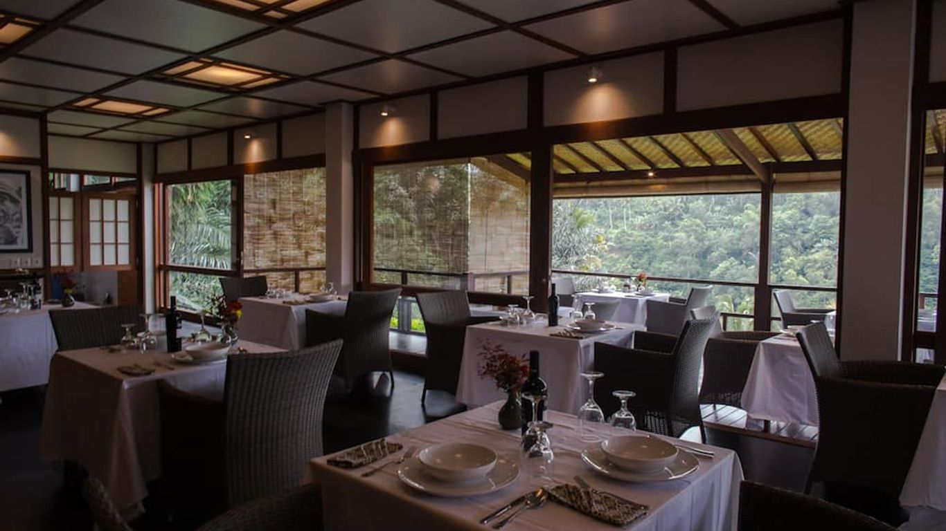 Suarapura Resort & Spa