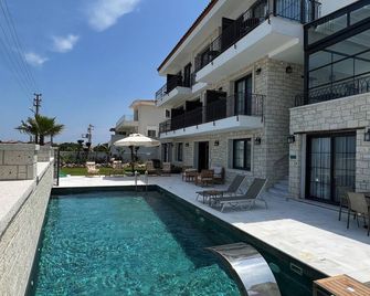 Vahide Dalyan - Cesme - Pool
