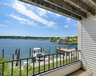 227 Edgewater Inn - Charlevoix - Balkon