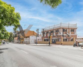 AYZ Elcano - Auto check-in property - Málaga - Building