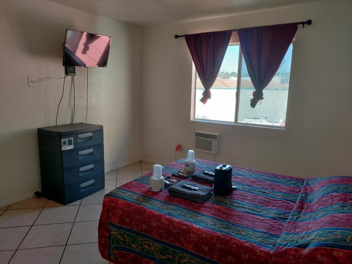 Crown Inn & Suites