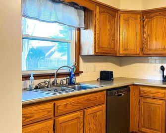 Discover Decatur in this 3 BR 2 BA Weekend Getaway - Decatur - Keuken