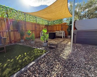 Private escape for outdoor enthusiasts & loverbirds - Littlefield