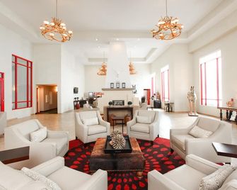 Holiday Inn Express & Suites Olathe North By IHG - אוליית - טרקלין