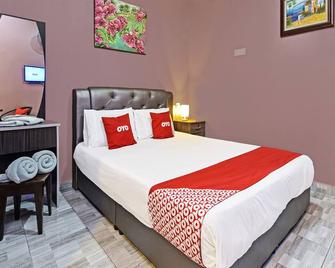 OYO Home 90348 Inspire Rooms - Pantai Cenang - Schlafzimmer