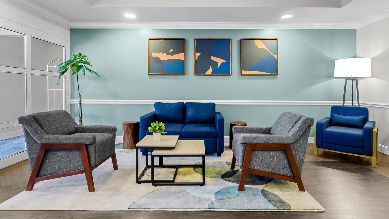 MainStay Suites Airport
