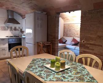 Self catering Turisme Rural Cal Pastor d'Albons for 6 people - Albons - Comedor