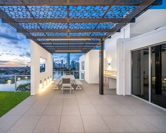 Serenity Surfers Paradise - Clear Island Waters - Balcony