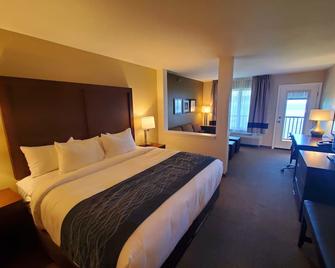 Comfort Inn and Suites Munising-Lakefront - Munising - Спальня