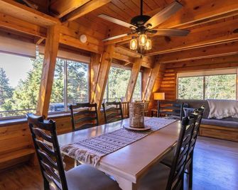 Enjoy a cozy cabin near the lake! Sleeps 8, 5 Beds. - Panguitch - Dining room