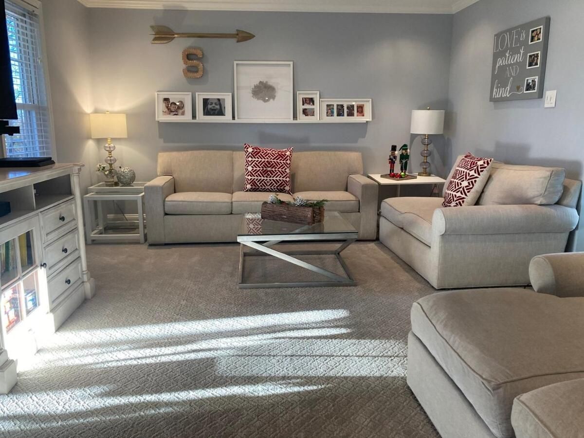 Lux Home 5 min to Train and Airport